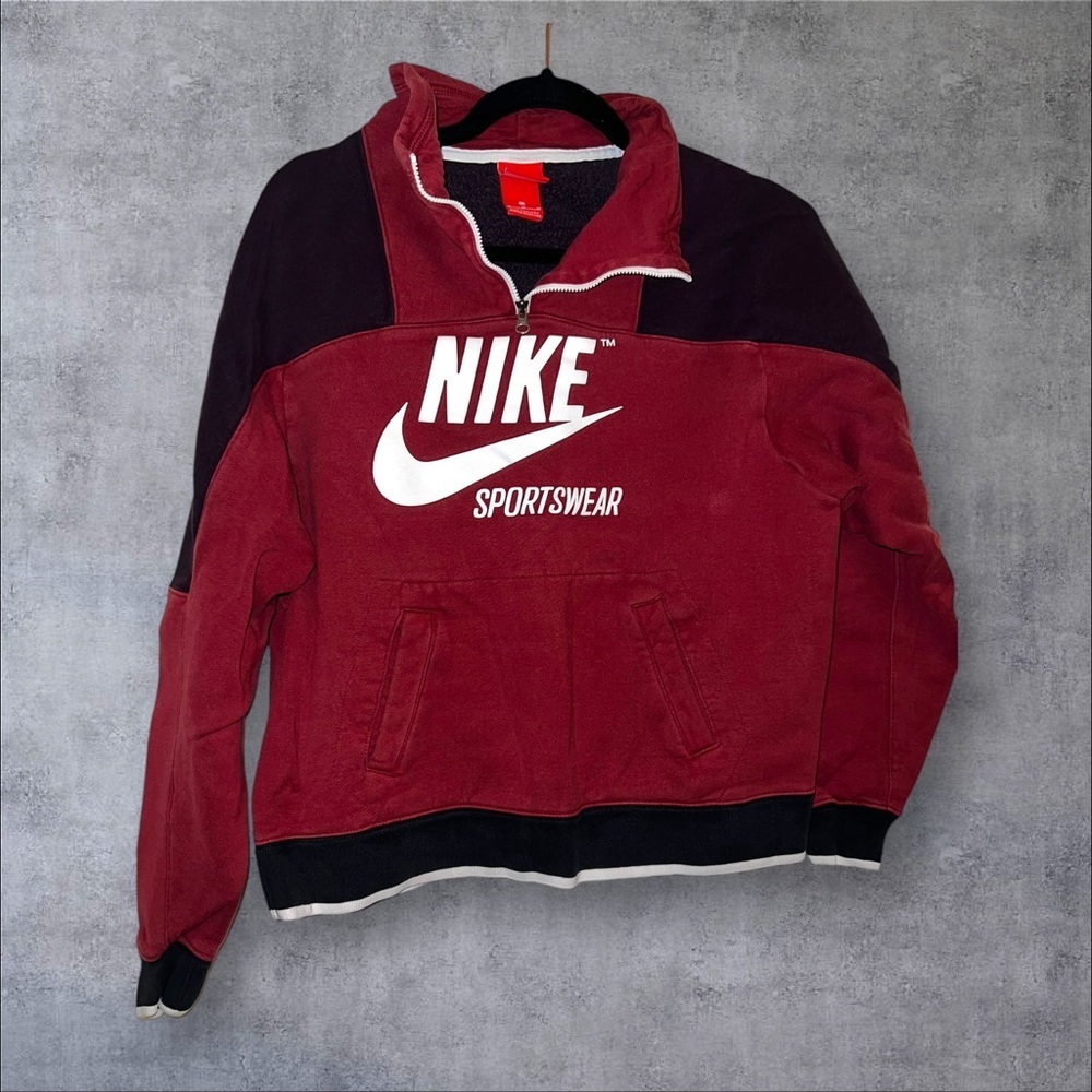 Vintage‎ Nike Red Sportswear Pullover size medium